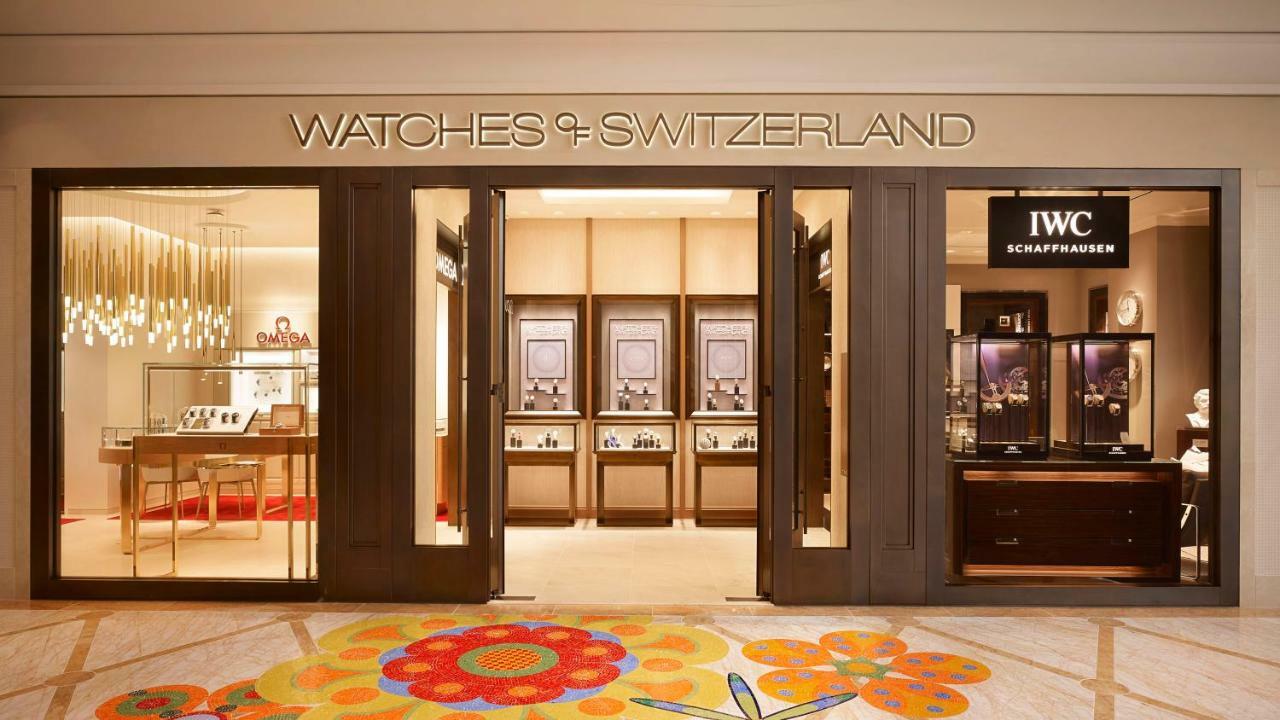 منتجع إنكور بوسطن هاربور Everett المظهر الخارجي الصورة The Watches of Switzerland store at The Landmark, Hong Kong